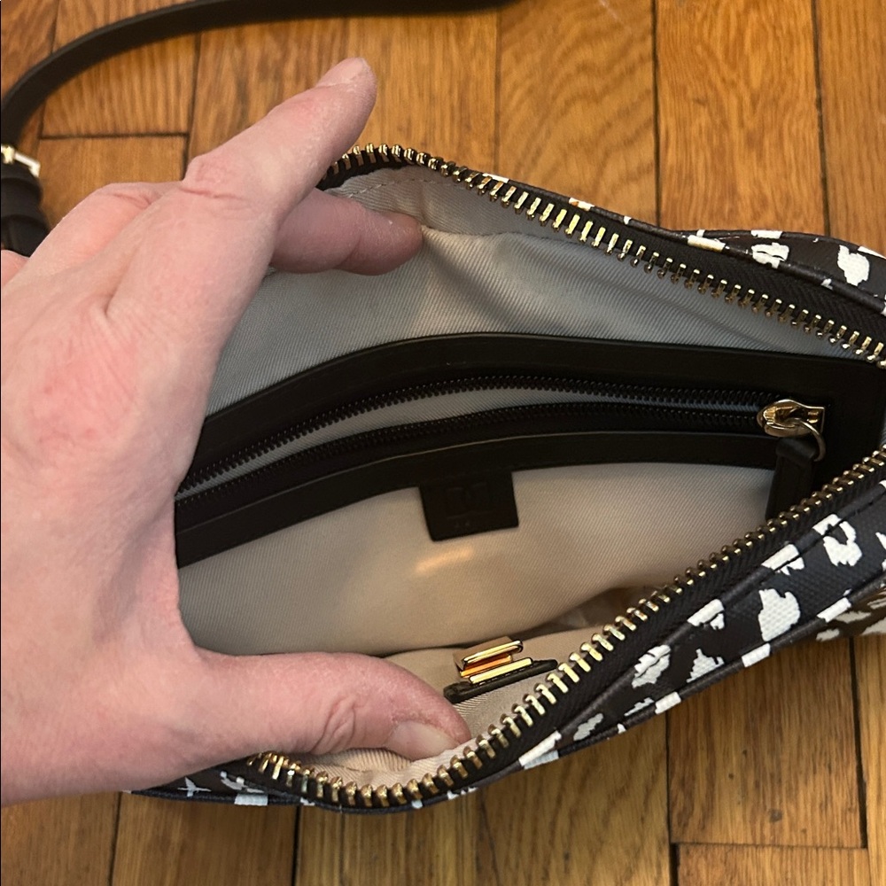 Dena Stylish Black and White Women's Bag, with credit card case like new - Picture 5 of 7